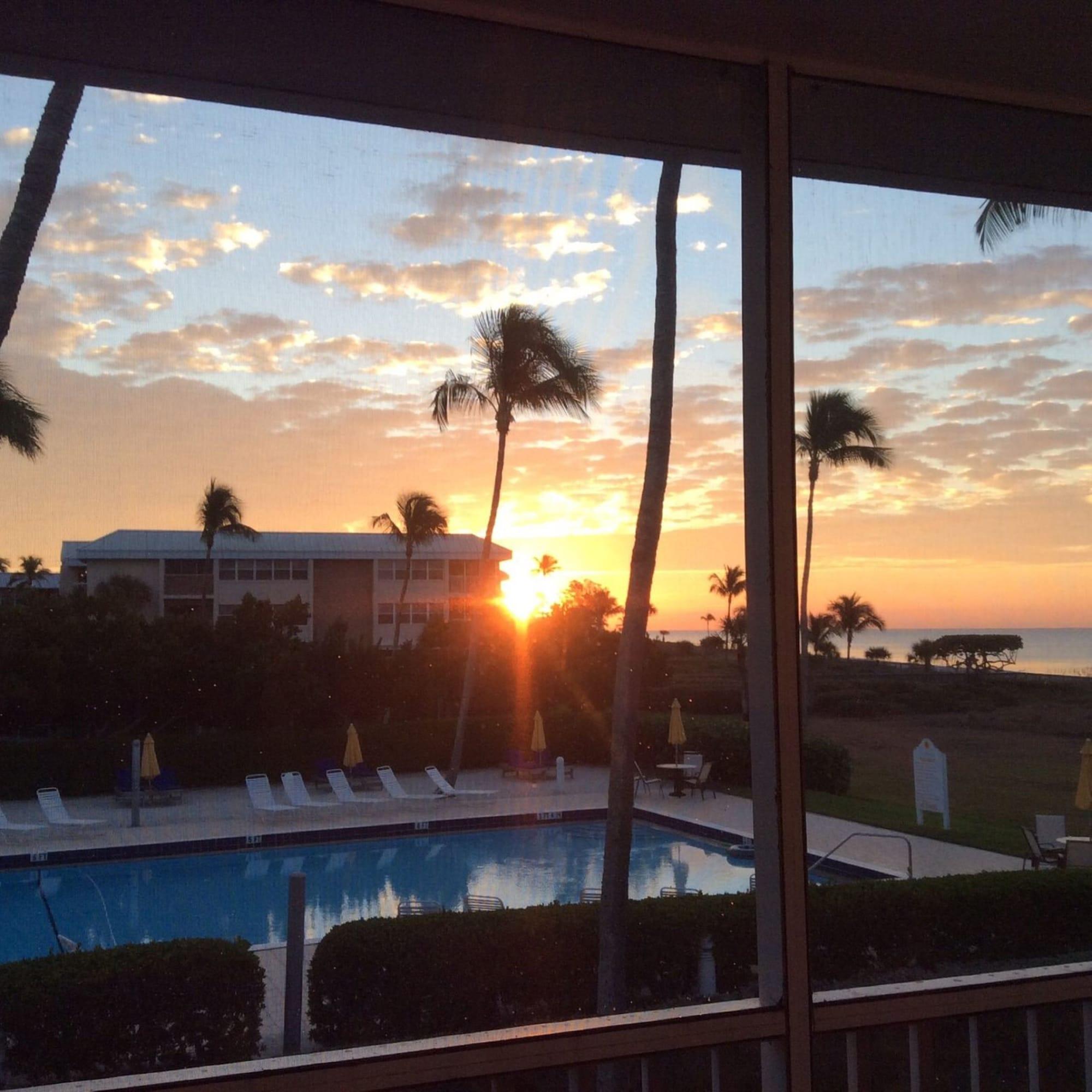 Sunset Beach Inn Sanibel Exterior photo