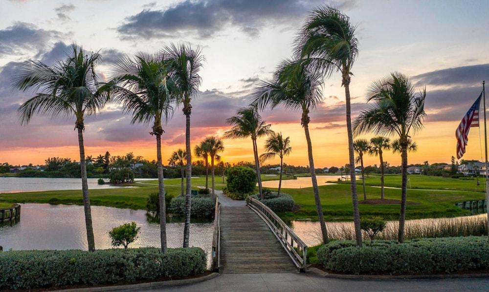 Sunset Beach Inn Sanibel Exterior photo